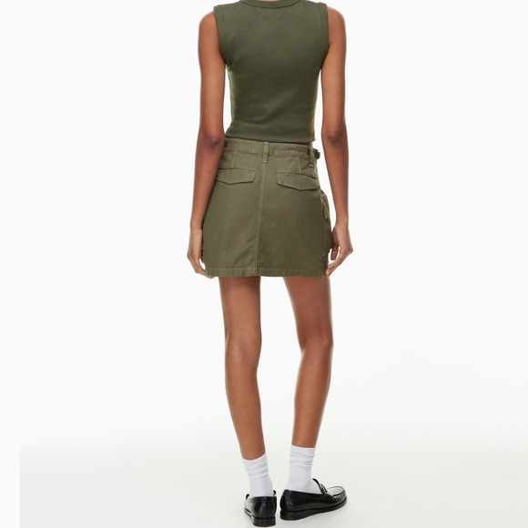 NWT Aritzia TNA Supply Cargo Micro Skirt in Army Green - Picture 3 of 8